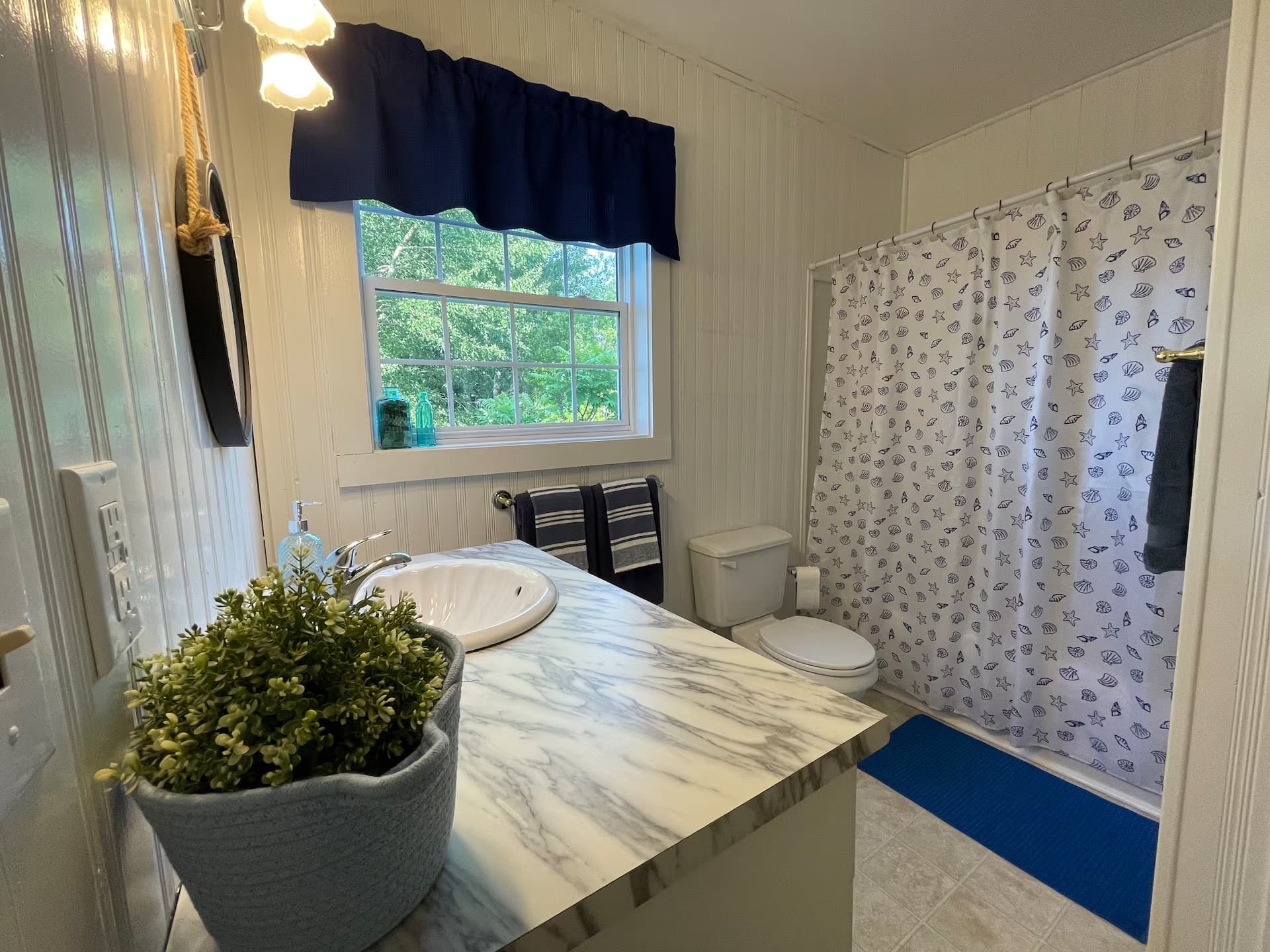 Bathroom with nautical details